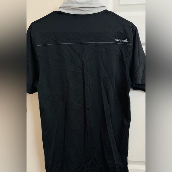 Travis Mathew Black w/ Grey Collar Area Men’s M Short Sleeve Polo Shirt - Picture 6 of 6